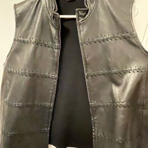 Women’s 100% Black Leather Motorcycle Vest Size Large